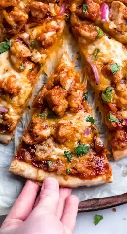CHICKEN MIX PIZZA (M)