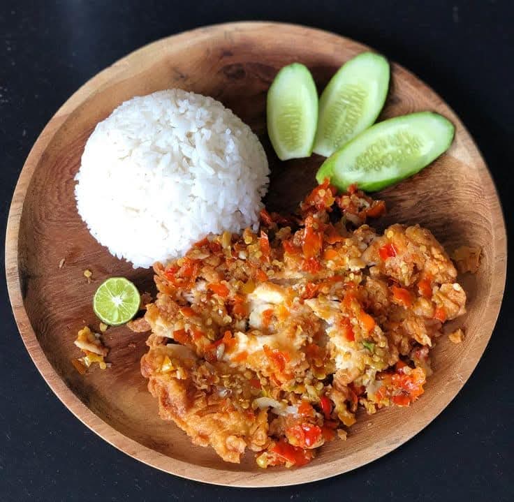 NASI LALAPAN AYAM PENYET