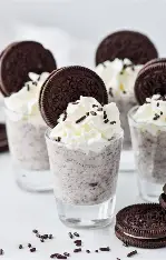 COOKIES AND CREAM