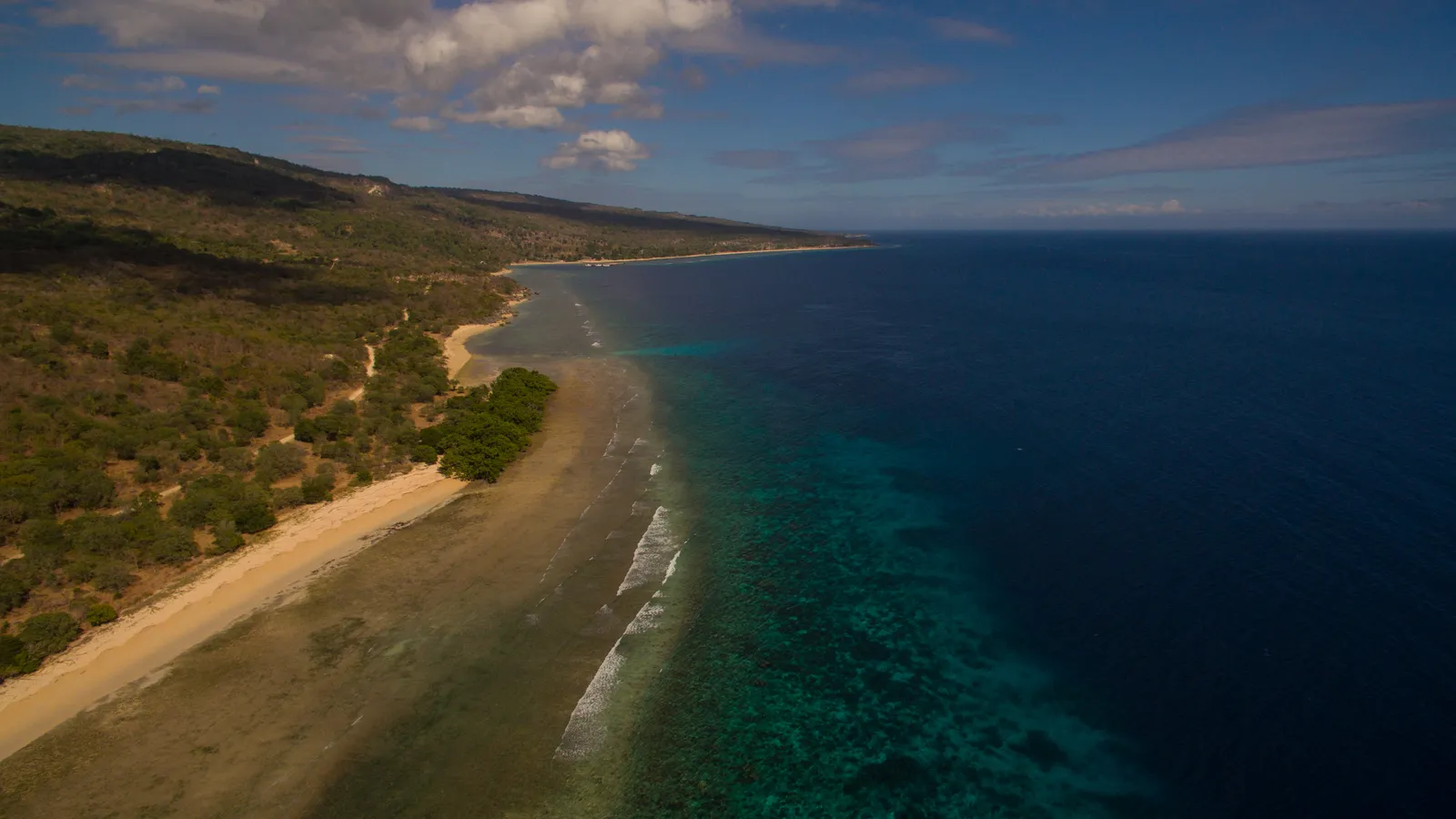 Reef line from the air