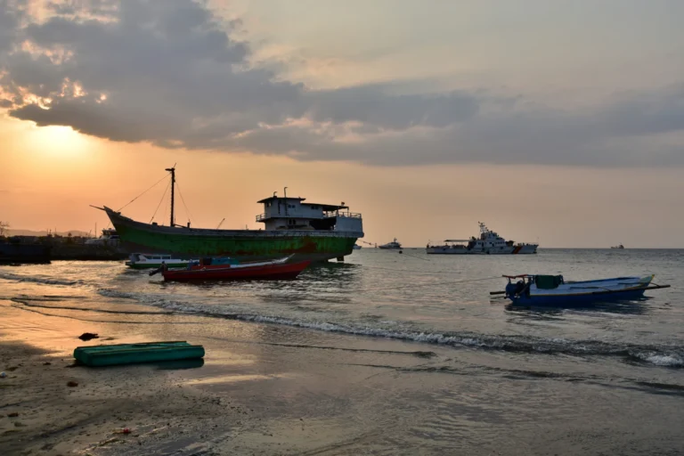 Largo de Lecidere — File:KLM Berkat Selayar, Dili, 2018 (02).jpg