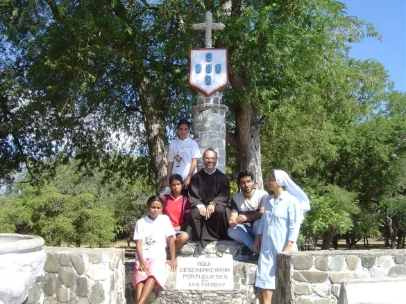 Monumento de Lifau — File:Freis e irmas lifau.jpg
