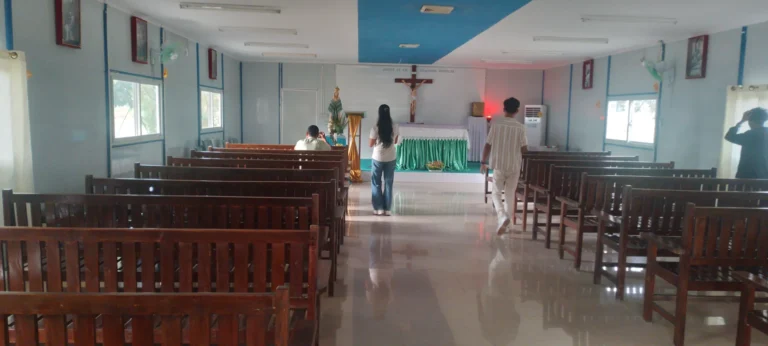 Kapela FECT — File:Interior Kapela Sao Joao Paul II Hera.jpg
