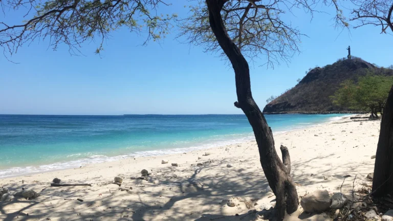Praia — File:4K UHD Strand Osttimor 2019-08-01.jpg