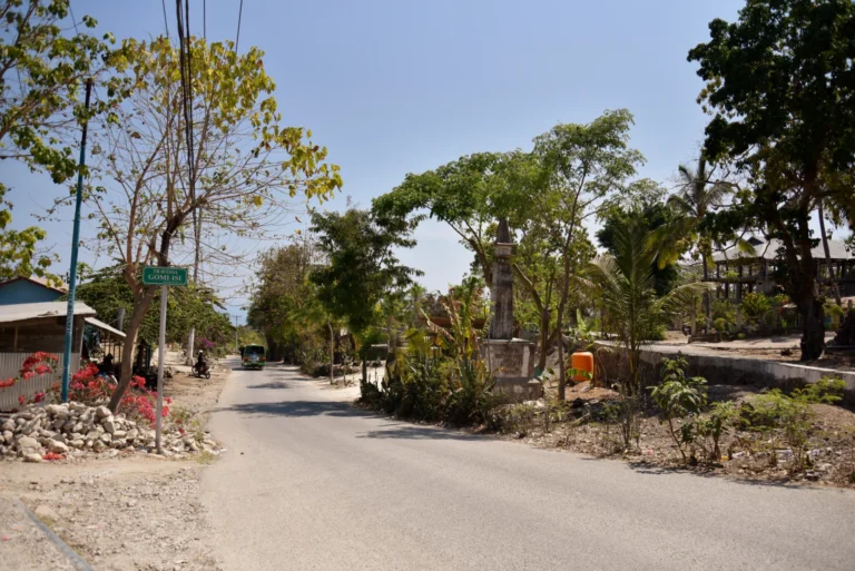 Igreja Evangelita, Visao Crista de Timor Leste — File:Street in Baucau, 2018 (01).jpg