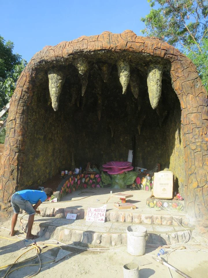 Santa Teresinha do Menino de Jesus — File:Gruta de Bedois - Junto a Igreja (Camea) 3.jpg
