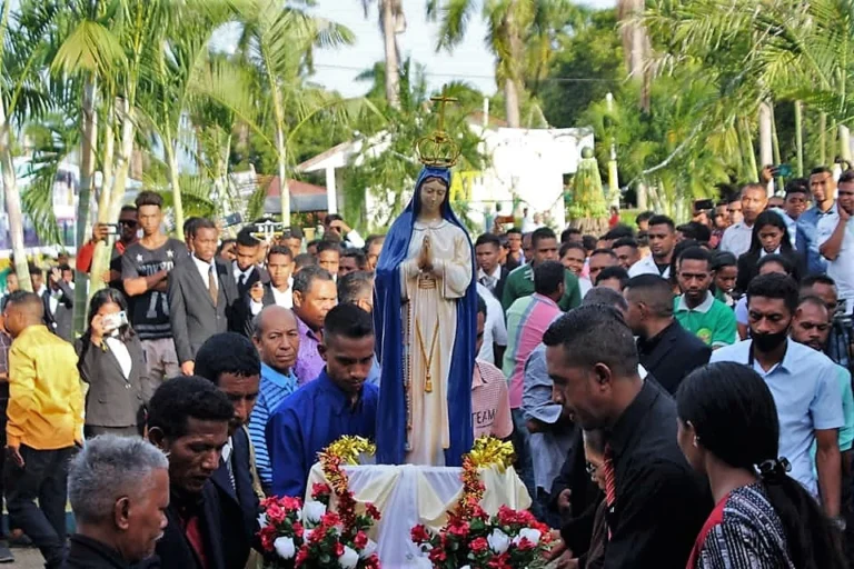 Gruta Nossa Senhora — File:2021-12-21 Natarbora.jpg
